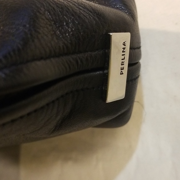 PERLINA NEW YORK BLACK LEATHER SHOULDER BAG ONE PACKET INSIDE FOR PHONE SLOT - Picture 4 of 6